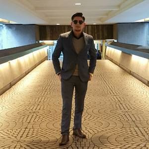 Meet your Posher, Phillip